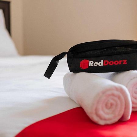 Reddoorz Near Mojokerto Train Station Hotell Exteriör bild