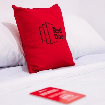 Reddoorz Near Mojokerto Train Station Hotell Exteriör bild