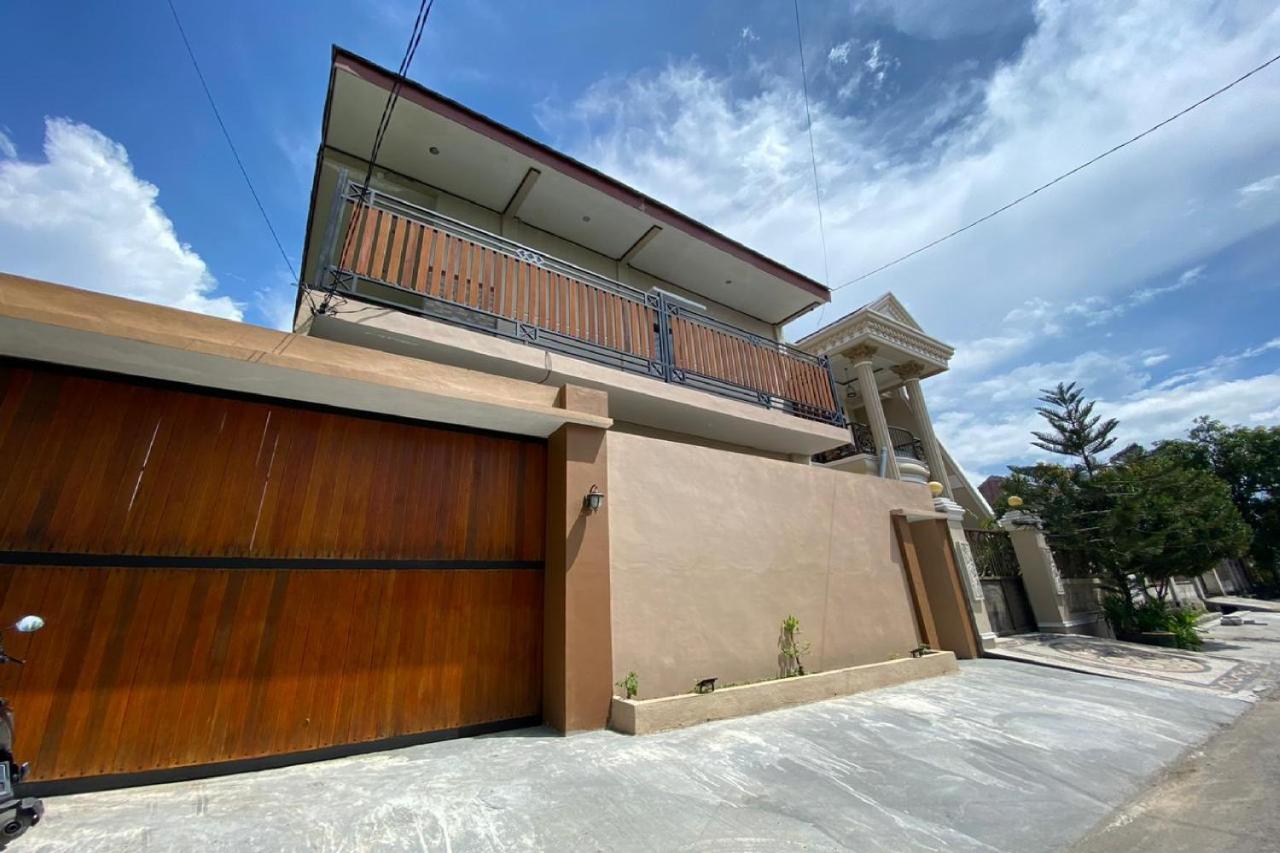 Reddoorz Near Mojokerto Train Station Hotell Exteriör bild