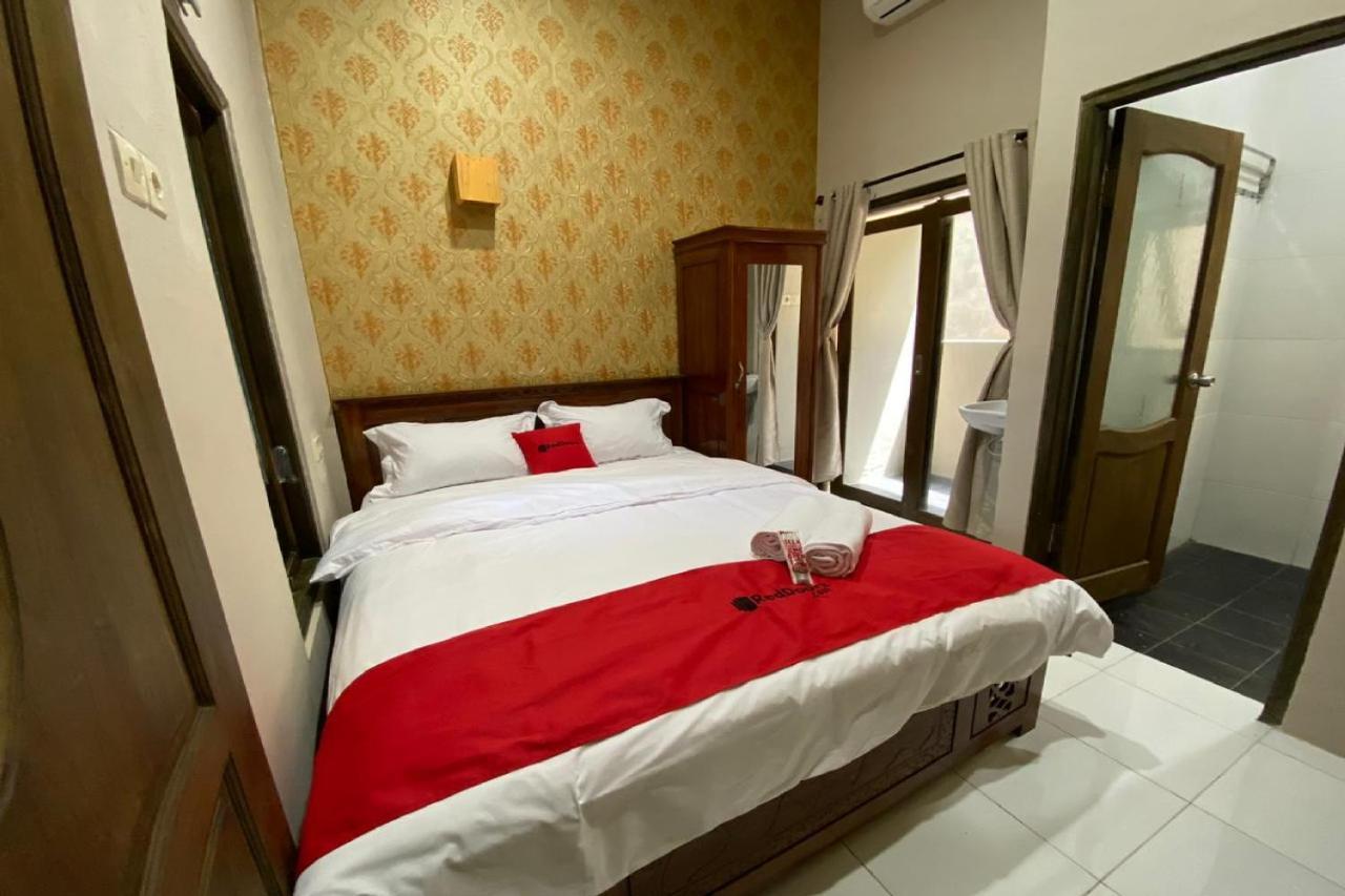 Reddoorz Near Mojokerto Train Station Hotell Exteriör bild